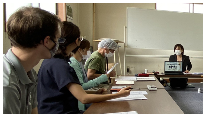 ビジネスマナー研修の様子